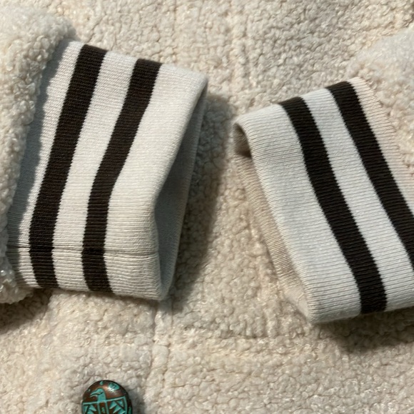 ARIAT - Picture 8 of 9